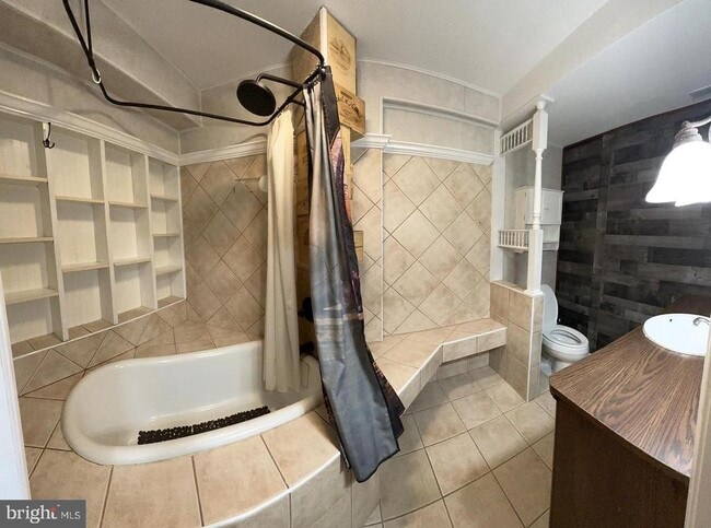 Building Photo - 1205 Springwood Ct