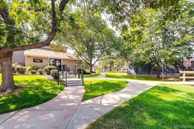 Building Photo - 9804 Grove St