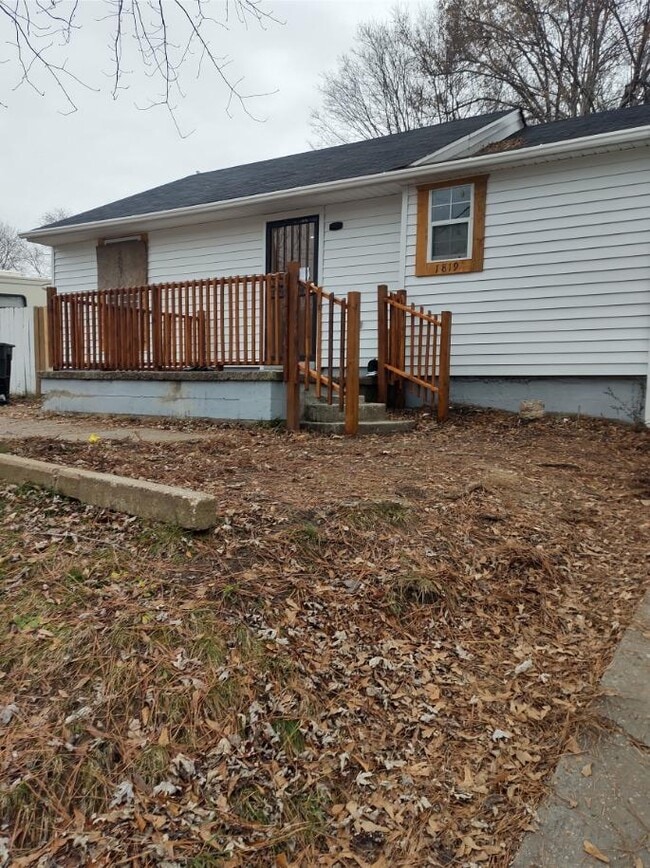 Building Photo - 1819 Wells Station Rd