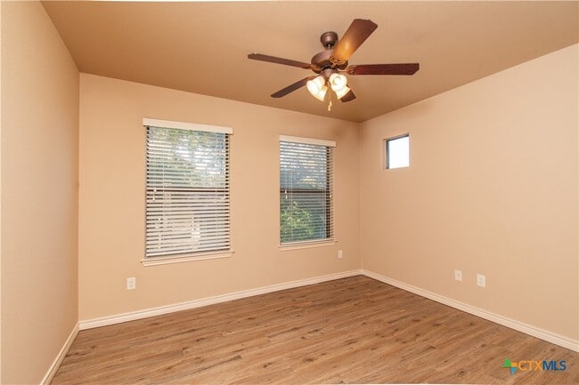 Building Photo - 1020 Woodland Bend Cir