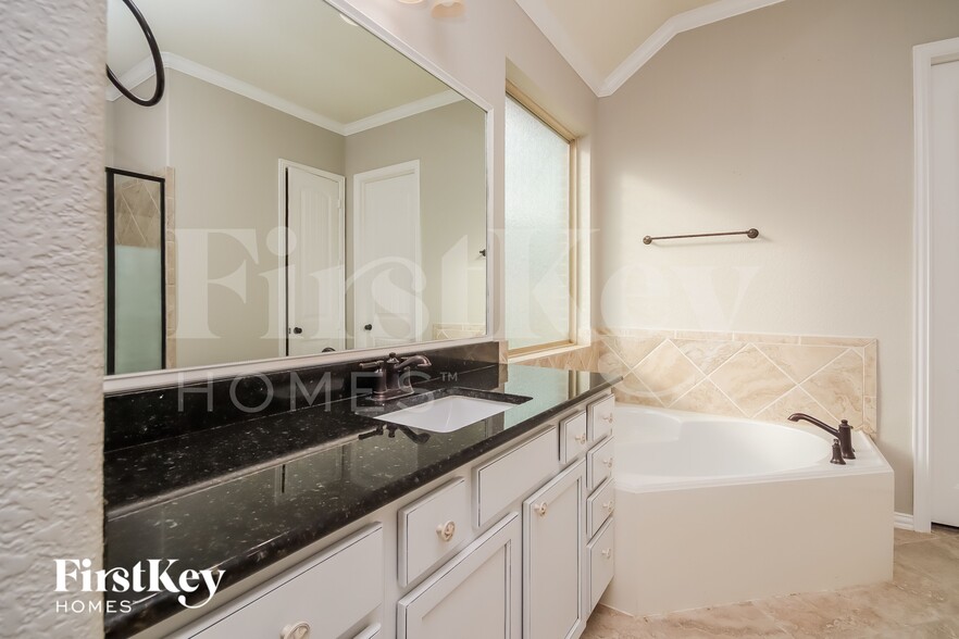 Building Photo - 21902 Richard Glen Dr