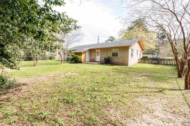 Building Photo - 2418 Atlas Rd