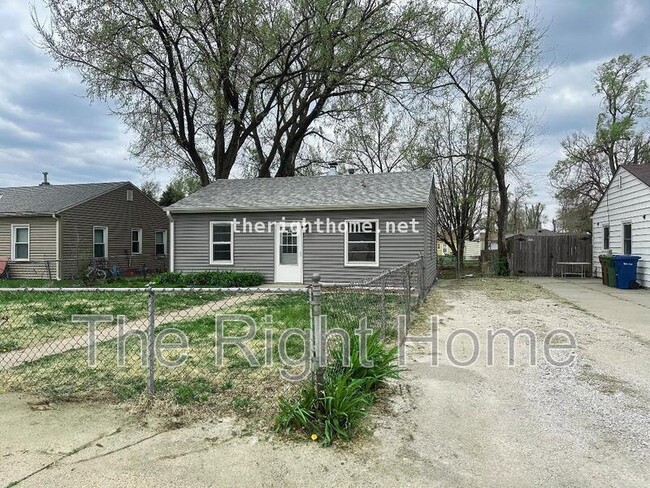 Building Photo - 2810 S Crawford St