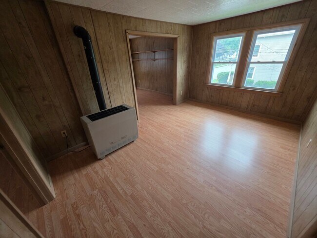 Building Photo - 3 Bedroom Apartment - Saugerties