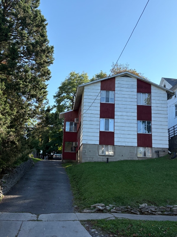 Building Photo - 1127 Bellevue Ave