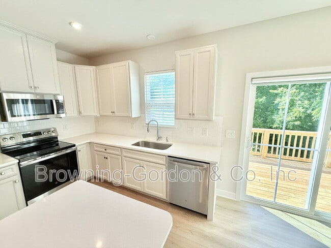Building Photo - 813 Rivergate Pkwy