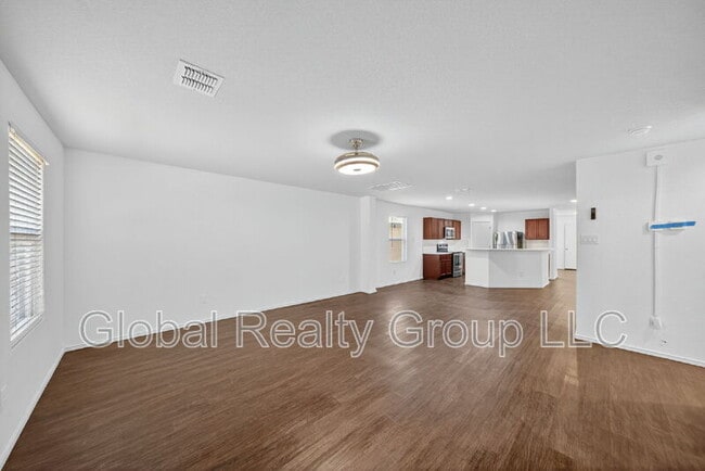 Building Photo - 7139 Quarter Moon