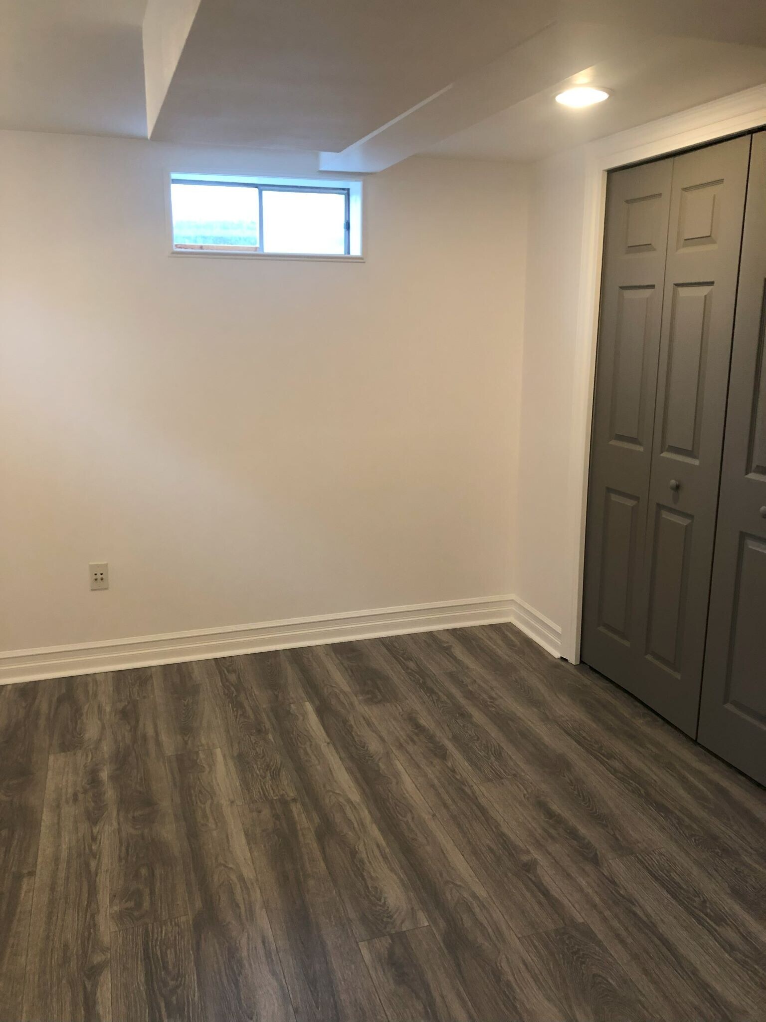 Building Photo - 516 E Wedgewood Ave