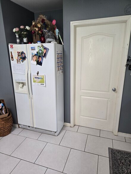 kitchen - 660 McKinley St