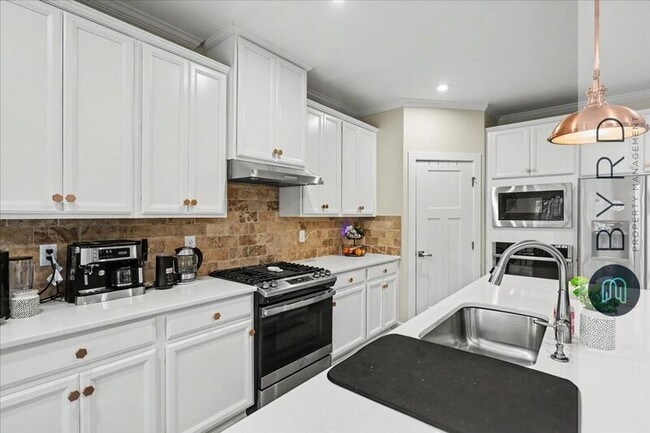 Building Photo - 18113 Sagamore Dr