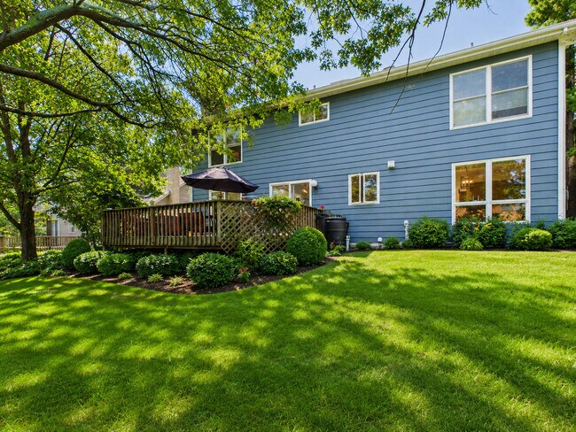 Building Photo - 3007 Monterey Dr