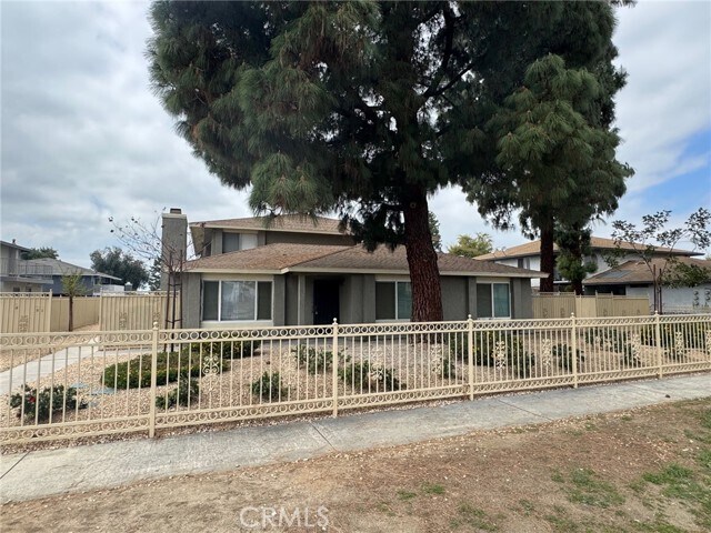 Primary Photo - 1209 Oxford Dr