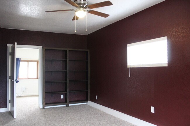 Building Photo - 3 BR/ 1 BA Ranch home in Commerce City!