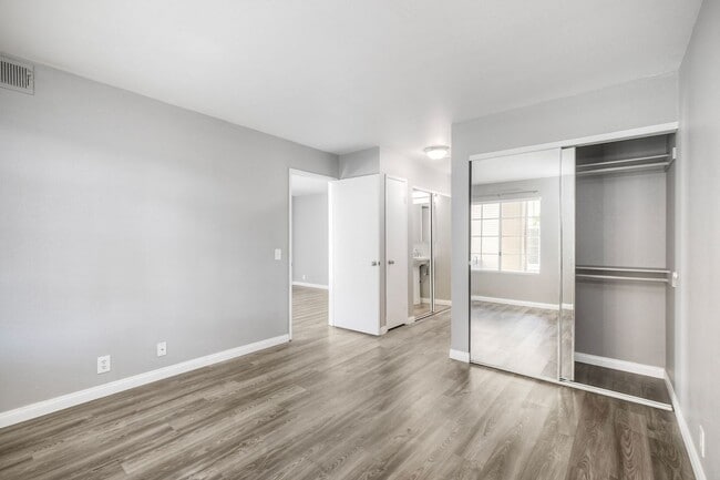 Building Photo - Bright One bedroom, one bath home in Mira Mesa!