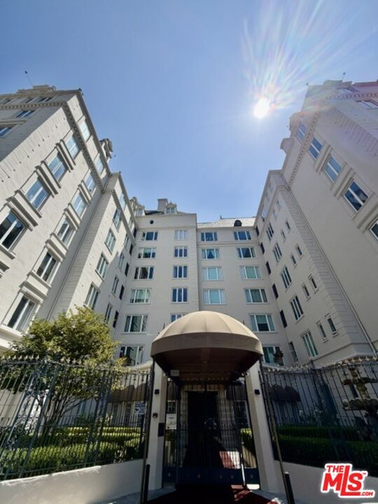 Building Photo - 1424 N Crescent Heights Blvd