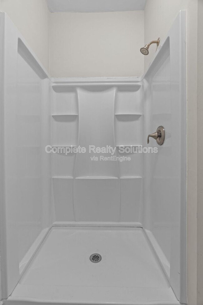 Building Photo - 6811 Etzel Ave