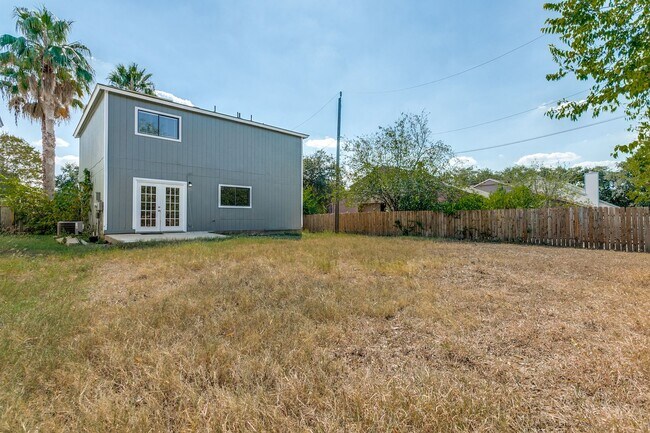 Building Photo - 3-BEDROOM HOME IN CANDLEWOOD PARK
