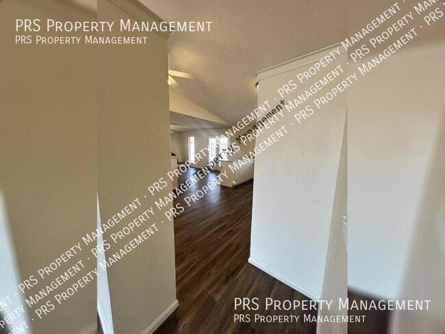 Building Photo - 3226 N Sycamore Pl