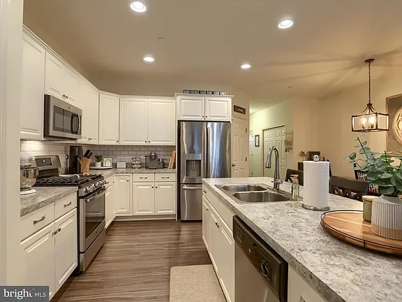 Building Photo - 1730 Fairbank Ln