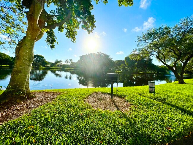 Building Photo - 2025 Lavers Cir