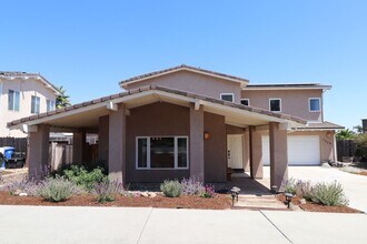 Building Photo - Beautiful Templeton Home