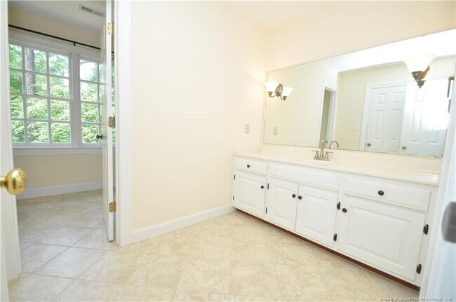 Building Photo - 6121 Chowning Ct