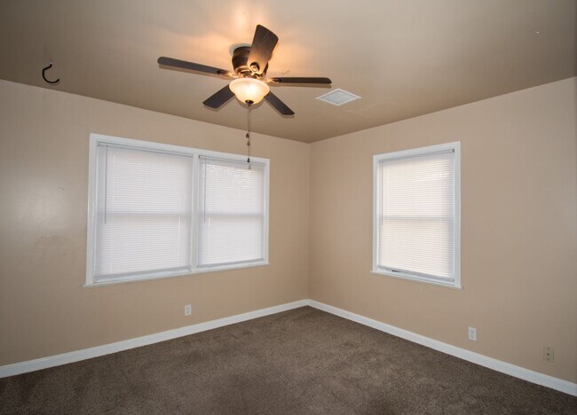 Building Photo - Beautifully Updated Brookside Home Near Ri...