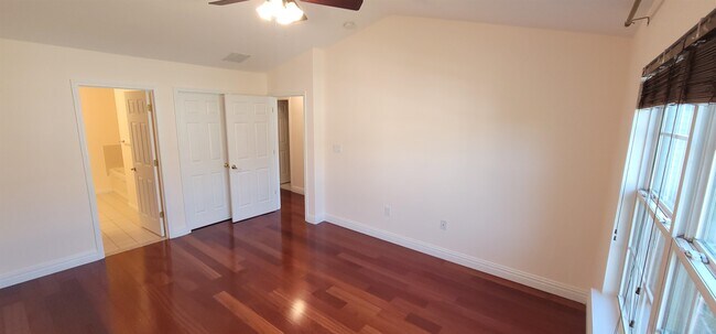 Building Photo - 9 McMartin Ct