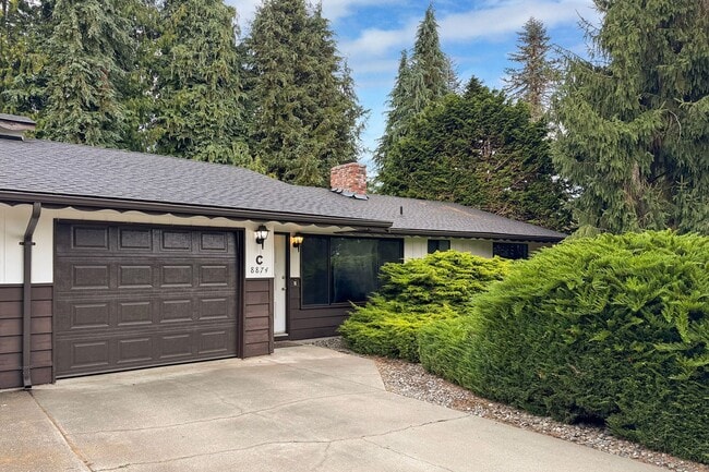 Building Photo - Duplex in Quiet Area of Sequim