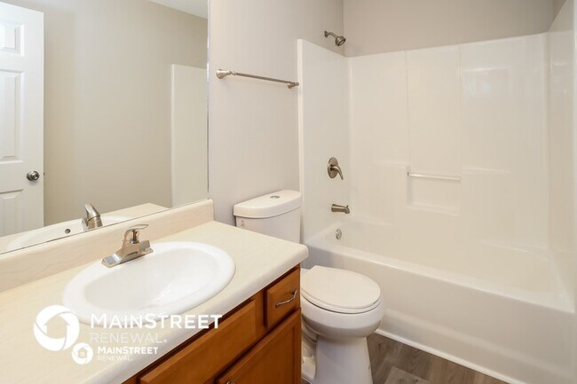 Building Photo - 83 Greatwood Dr