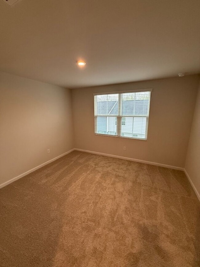 Building Photo - New Construction Townhome for Lease in Kan...
