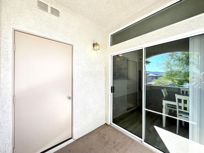Building Photo - 2305 W Horizon Ridge Pkwy