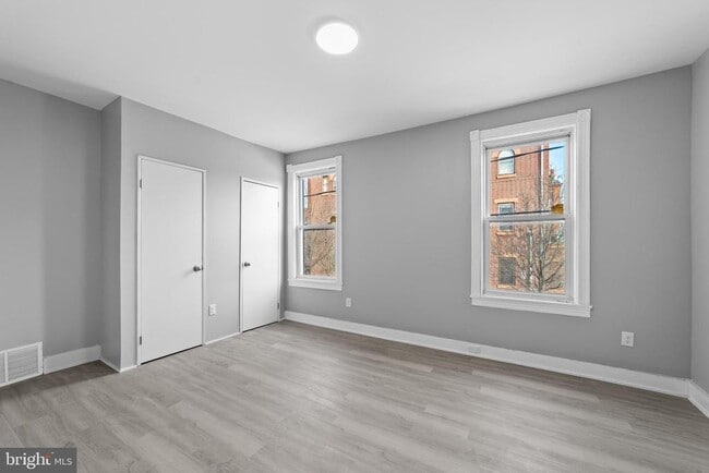 Building Photo - 346 Ridgeway St