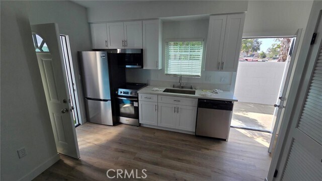 Building Photo - 988 El Camino Dr