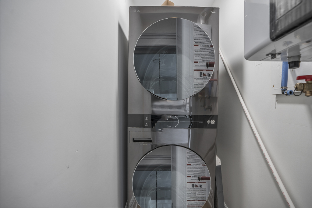 Washer & Dryer - 155 Grand St