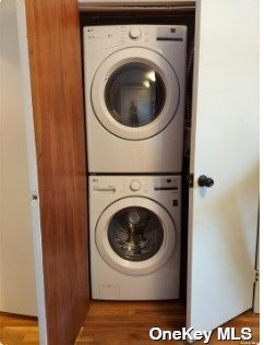 Building Photo - 4647 Merrick Rd