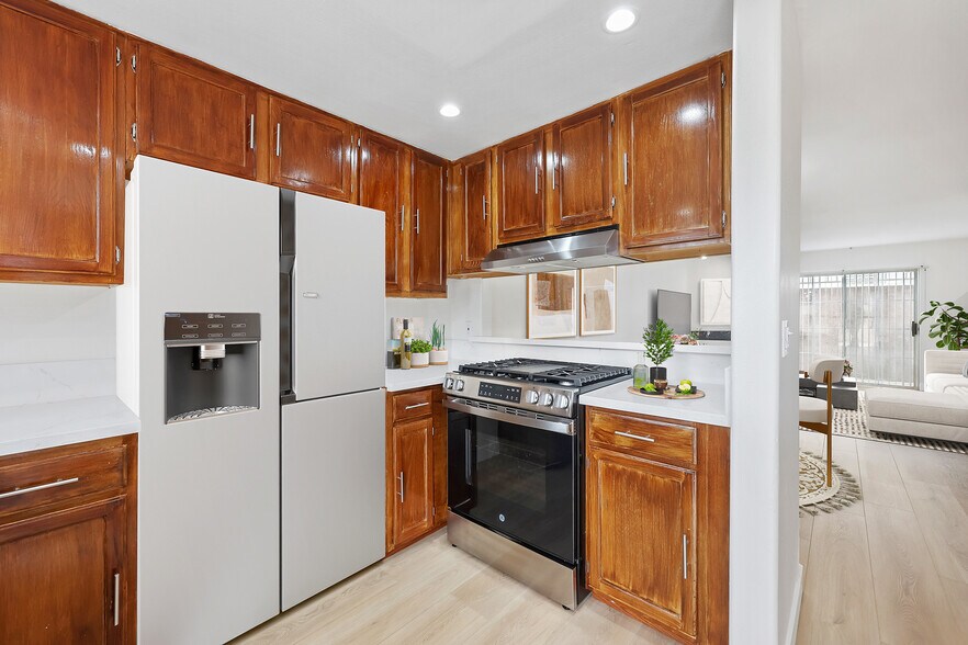 Building Photo - 10128 Hillhaven Ave