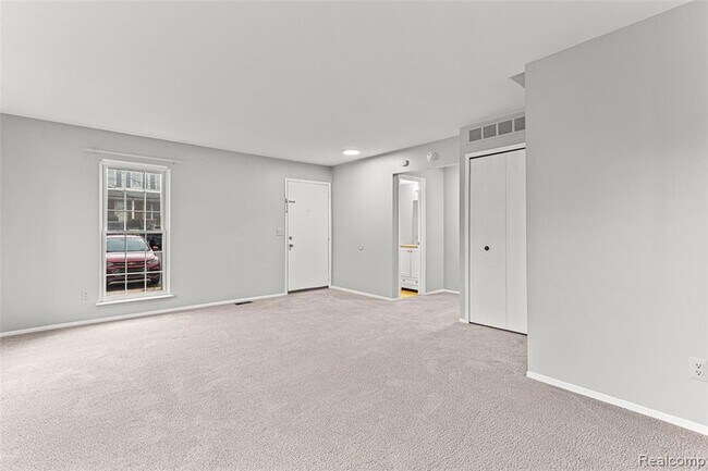 Building Photo - 3374 Burbank Dr