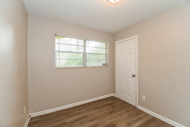 Building Photo - 8004 Patou Dr S