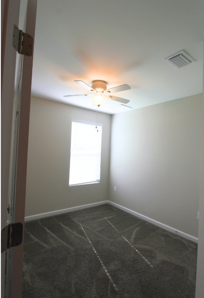 Building Photo - Coming Soon! 3 Bedroom Duplex with Garage!