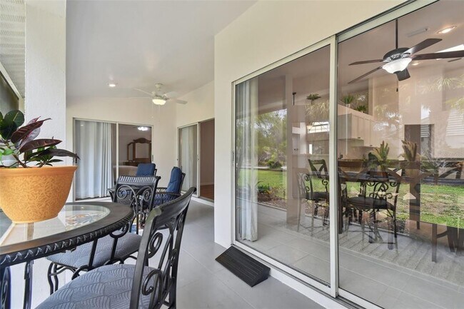 Building Photo - 4327 Murfield Dr E