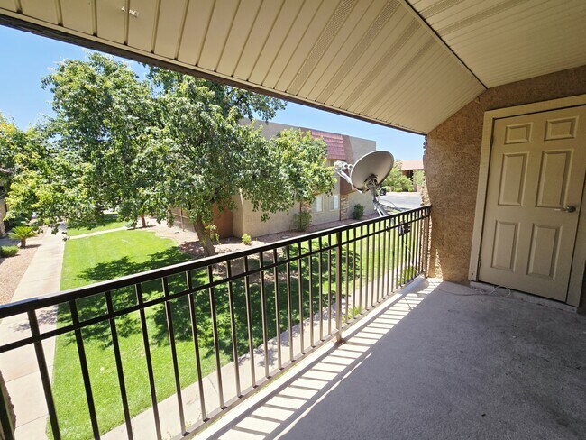 Building Photo - 5081 River Glen Dr
