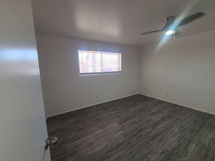 Building Photo - 3736 E Fairmount St