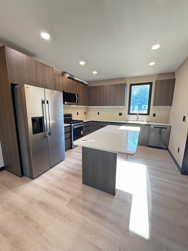 Building Photo - 751 Spire Bnd