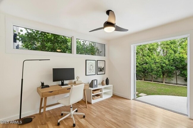 Building Photo - 7613 E Vía Del Reposo