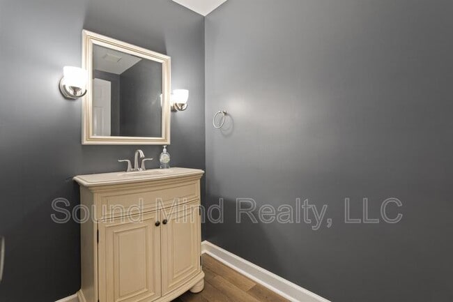 Building Photo - 112 Lomond Ln