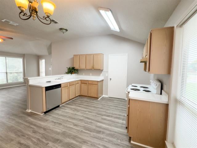 Building Photo - 10616 Shadywood Dr