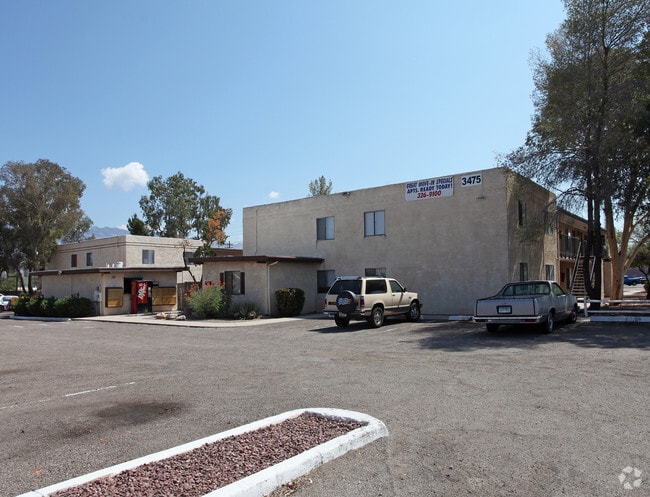 Building Photo - Fort Lowell Place Apartments