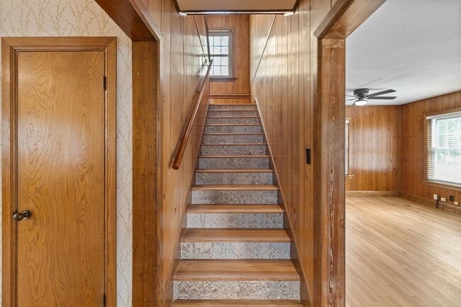Building Photo - 1013 E 38th 1/2 St