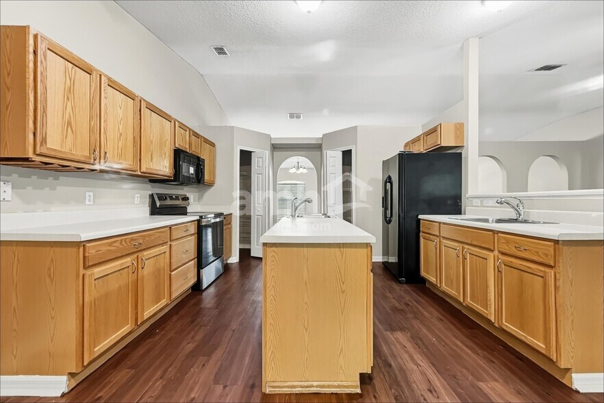 Building Photo - 97154 Yorkshire Dr